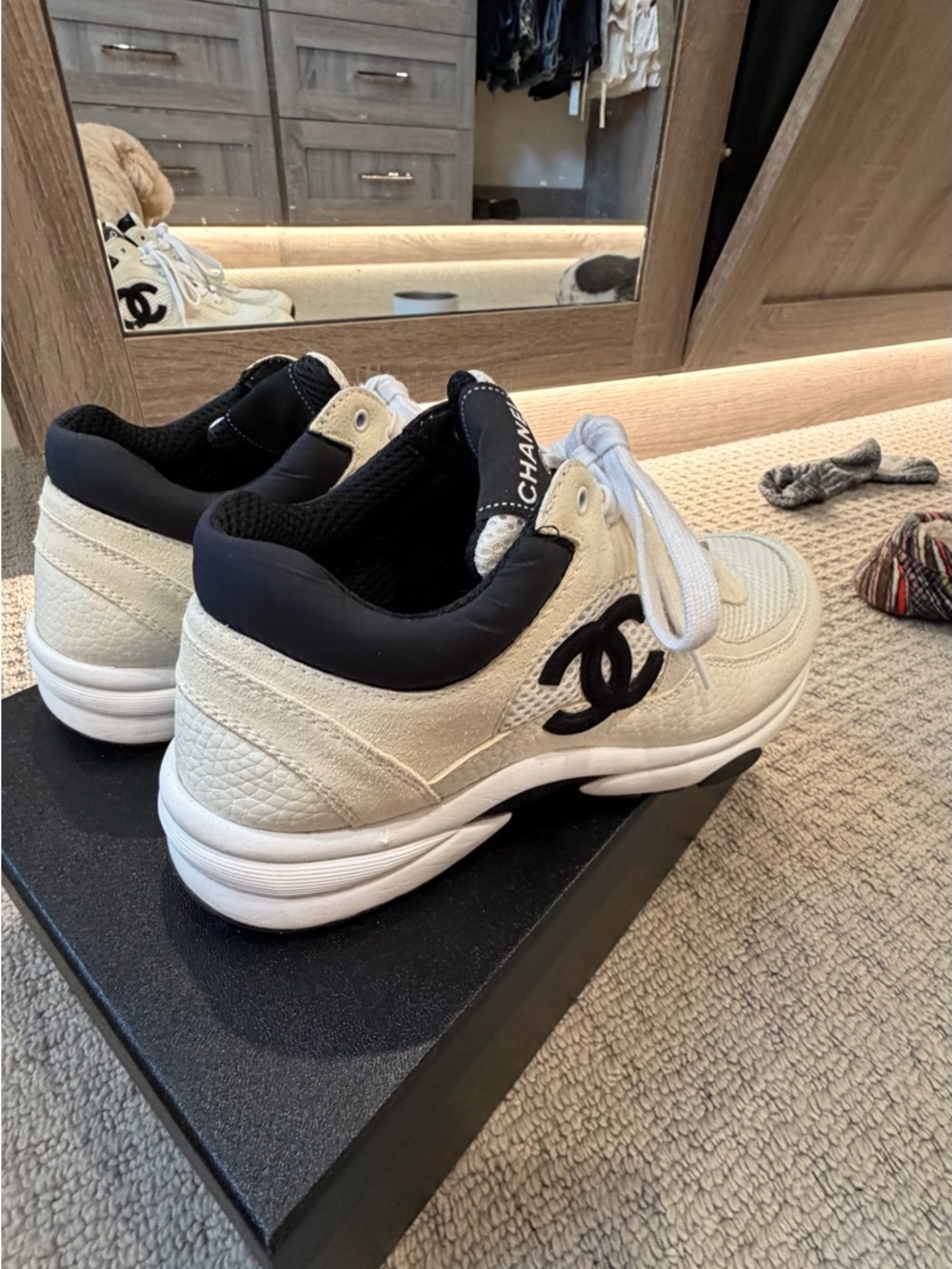 CHANEL Mesh suede Calfskin Grained Cream and Black and white Logo Sneakers sz 37 - Picture 4 of 10